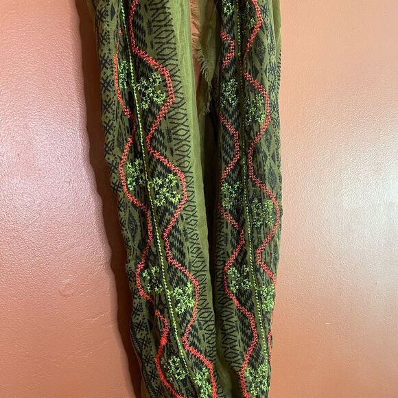 NWT Xhilaration Olive Bohemian Infinity Scarf - Picture 2 of 5